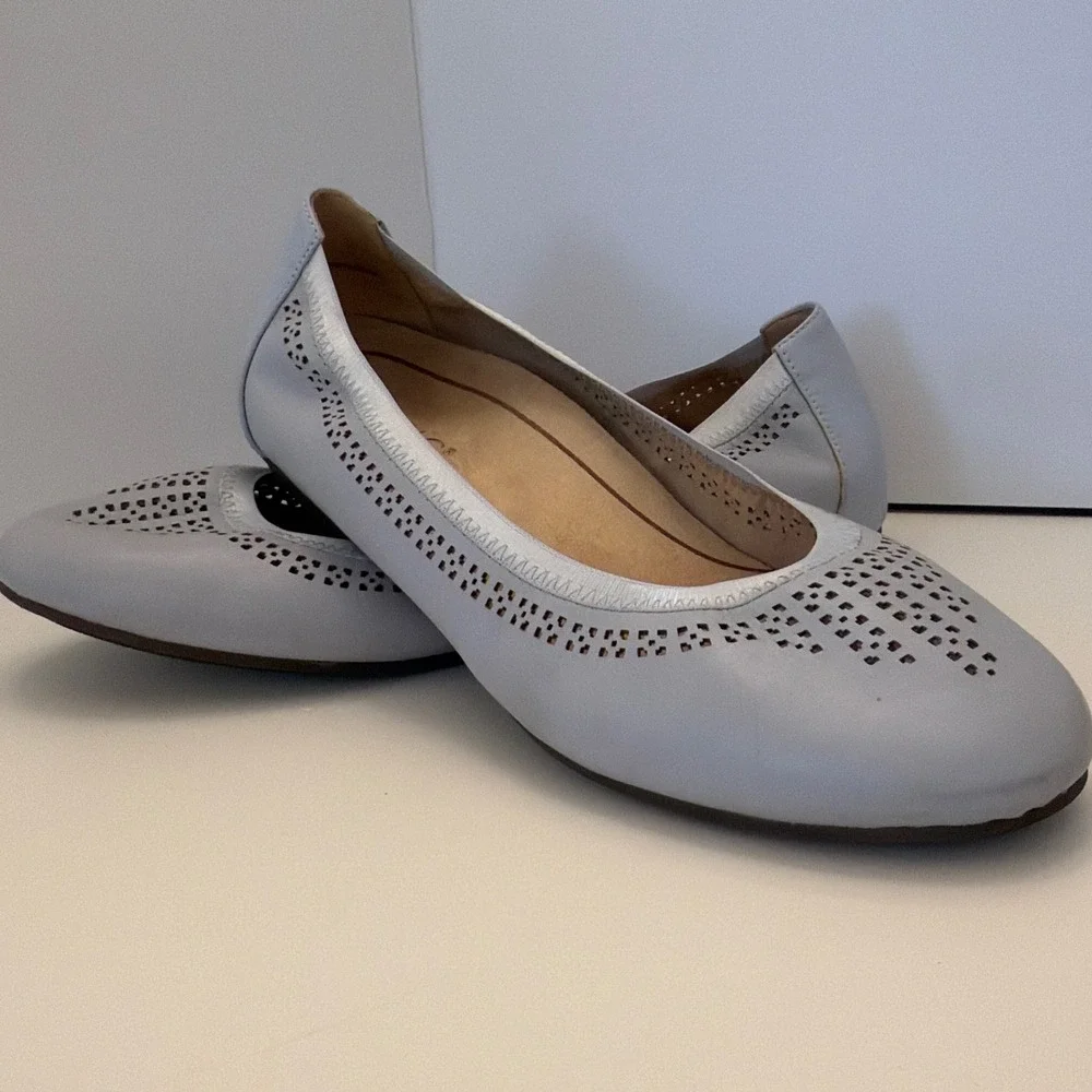 Vionic Whisper Grey Leather‎ Laser Cut Ballet Flats  8W Orthotic Comfort